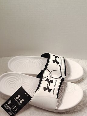 Under Armour Men's Size 9 White Slide Sandals w/ Black Tag Accent-Ignite Select